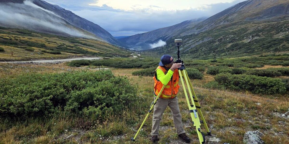 Surveyor creating reality capture